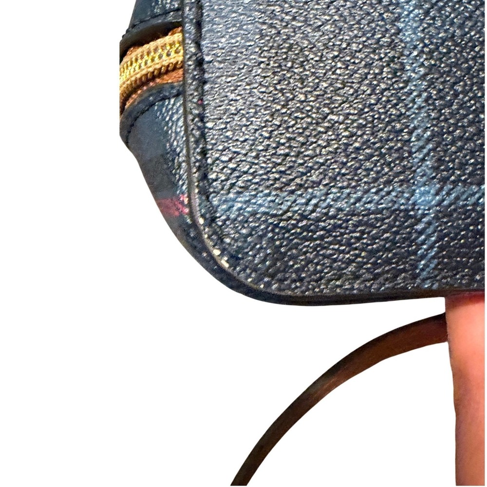 Dooney & Bourke Navy Blue Red‎ Plaid Coated Canvas Crossbody Bag Leather Trim - Picture 4 of 16